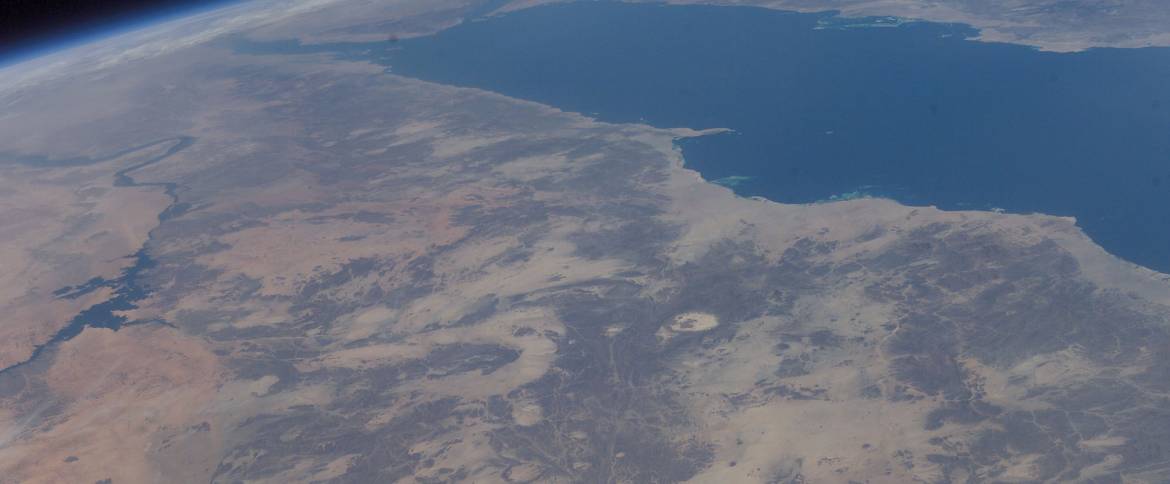 bir_tawil_space_station_III.jpg